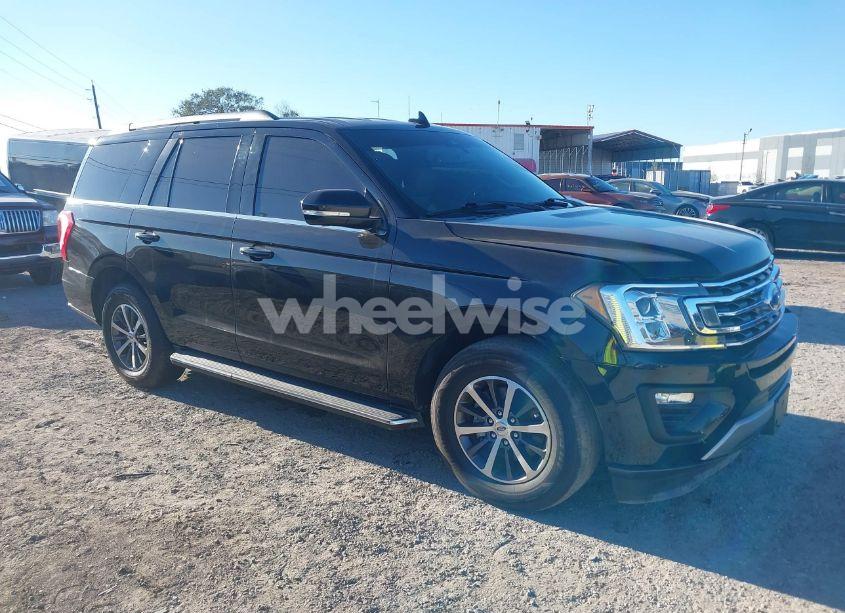 2018 Ford Expedition XLT (VIN 1FMJU1HT1JEA62584) main photo