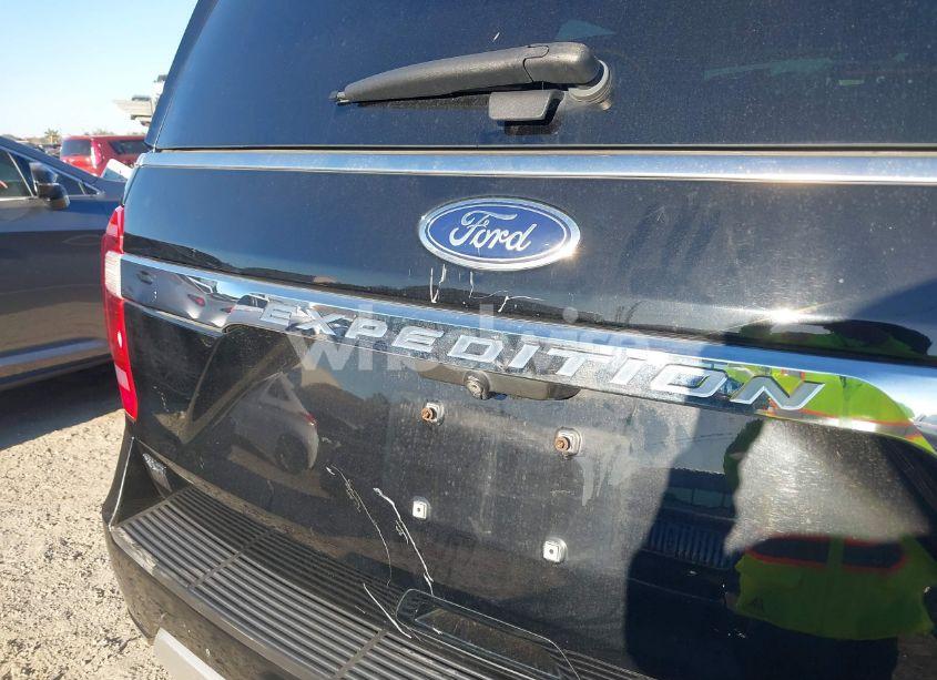 Photo 16 of 2018 Ford Expedition XLT (VIN 1FMJU1HT1JEA62584)