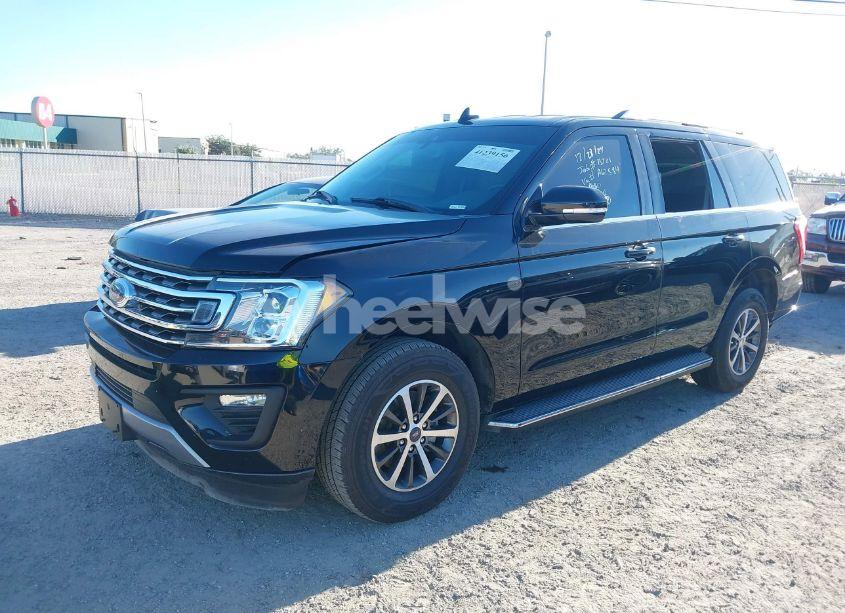 Photo 2 of 2018 Ford Expedition XLT (VIN 1FMJU1HT1JEA62584)