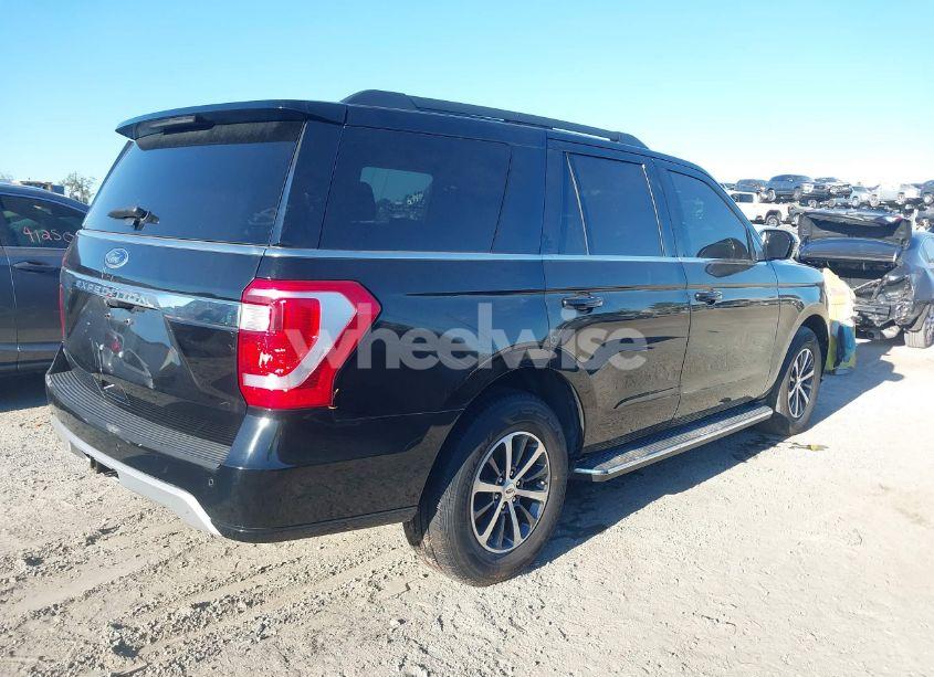 Photo 4 of 2018 Ford Expedition XLT (VIN 1FMJU1HT1JEA62584)