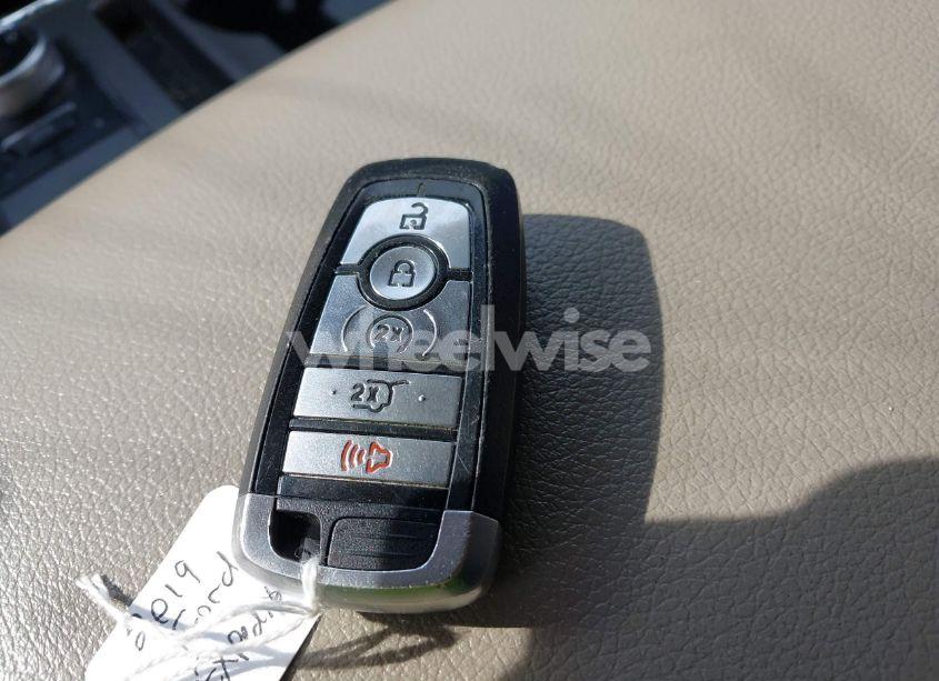 Photo 11 of 2019 Ford Expedition XLT (VIN 1FMJU1HT1KEA67317)