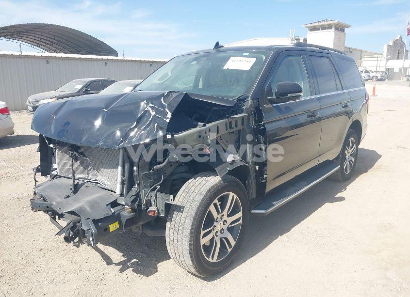Photo 2 of 2022 Ford Expedition XLT (VIN 1FMJU1HT1NEA48965)