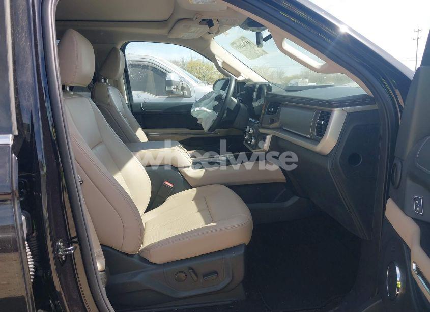 Photo 5 of 2022 Ford Expedition XLT (VIN 1FMJU1HT1NEA48965)