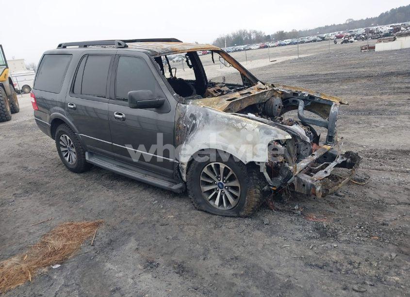 2015 Ford Expedition XLT (VIN 1FMJU1HT2FEF12363) main photo