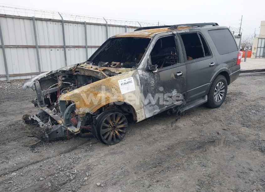 Photo 2 of 2015 Ford Expedition XLT (VIN 1FMJU1HT2FEF12363)