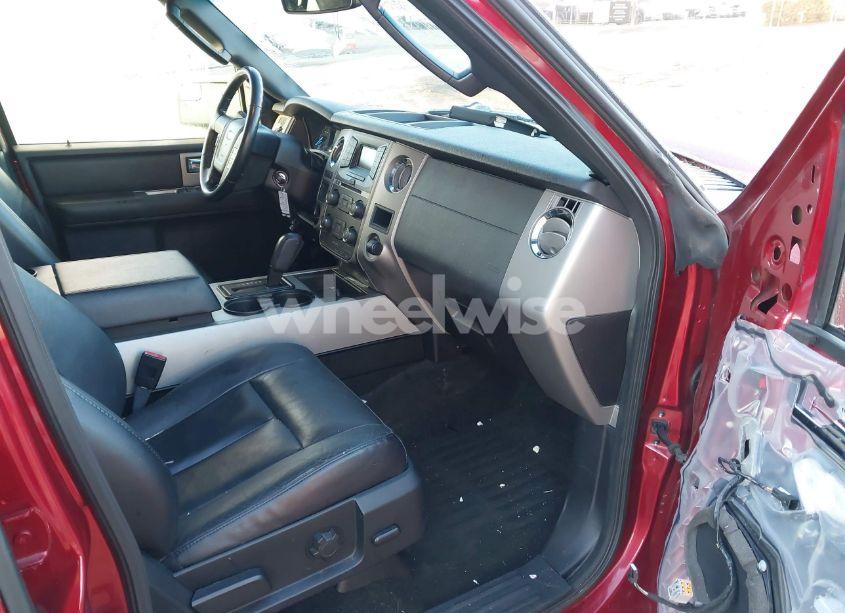 Photo 5 of 2016 Ford Expedition XLT (VIN 1FMJU1HT2GEF37524)