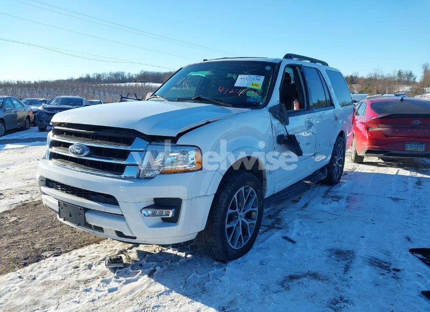 Photo 2 of 2017 Ford Expedition XLT (VIN 1FMJU1HT2HEA31922)