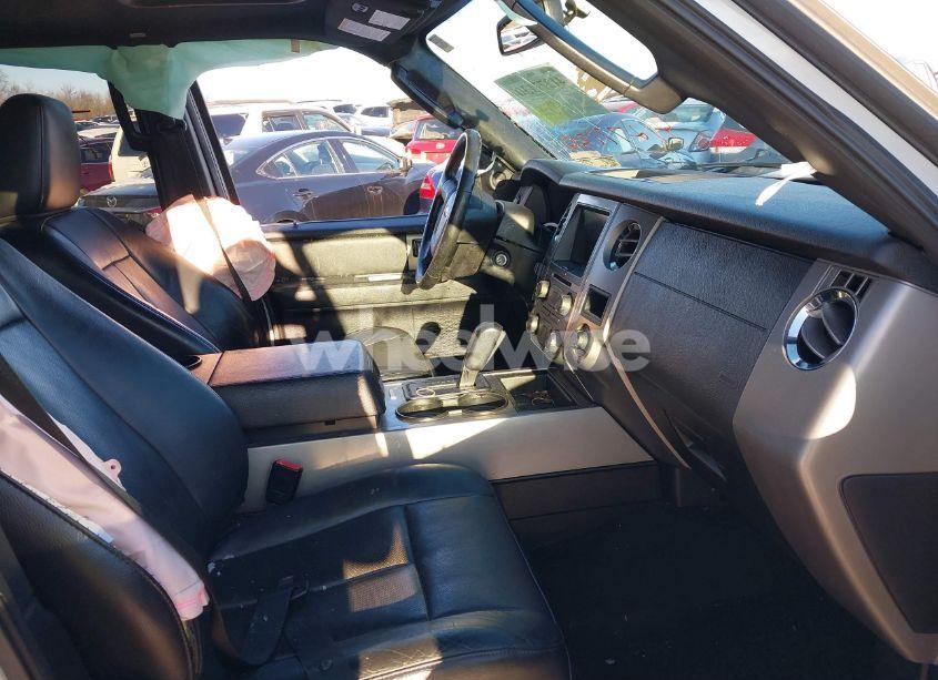 Photo 5 of 2017 Ford Expedition XLT (VIN 1FMJU1HT2HEA31922)