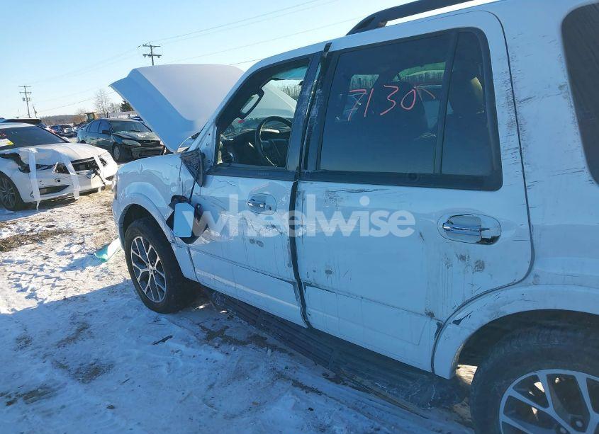 Photo 6 of 2017 Ford Expedition XLT (VIN 1FMJU1HT2HEA31922)