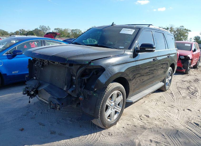 Photo 2 of 2018 Ford Expedition XLT (VIN 1FMJU1HT2JEA55210)