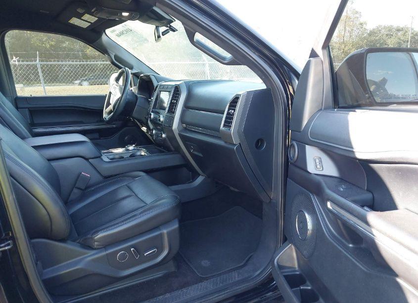 Photo 5 of 2018 Ford Expedition XLT (VIN 1FMJU1HT2JEA55210)