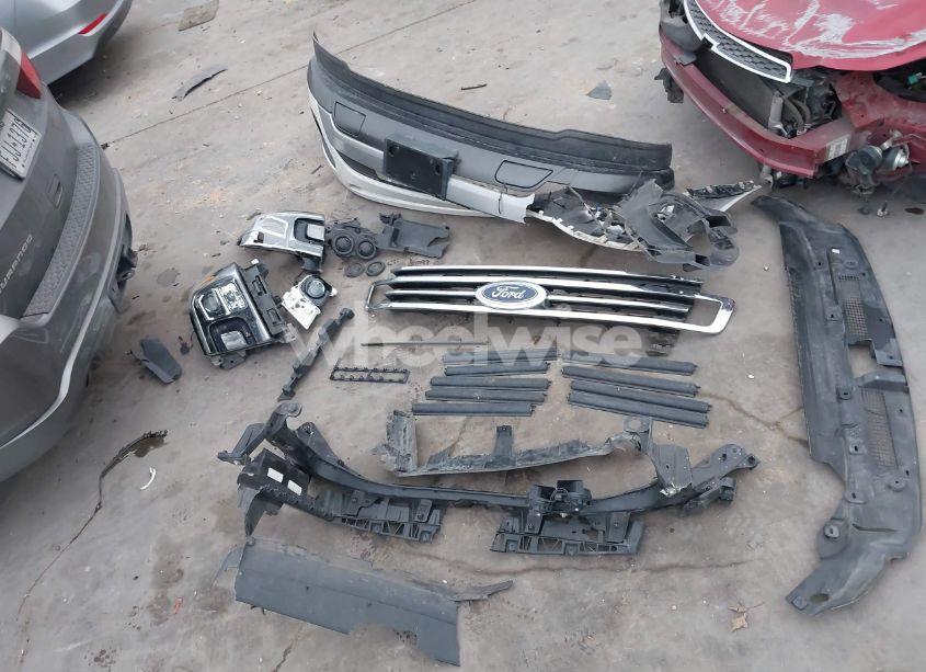 Photo 12 of 2018 Ford Expedition XLT (VIN 1FMJU1HT2JEA70497)