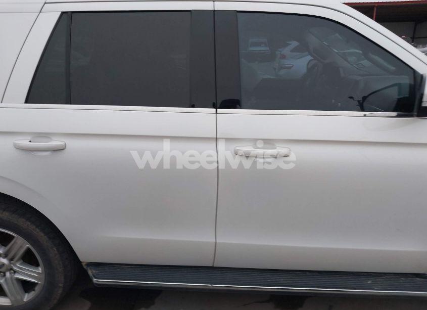 Photo 14 of 2018 Ford Expedition XLT (VIN 1FMJU1HT2JEA70497)