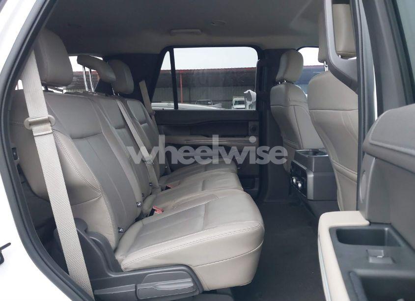 Photo 8 of 2018 Ford Expedition XLT (VIN 1FMJU1HT2JEA70497)