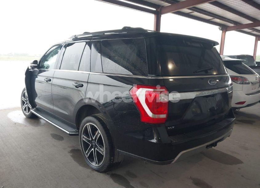 Photo 3 of 2021 Ford Expedition XLT (VIN 1FMJU1HT2MEA29260)