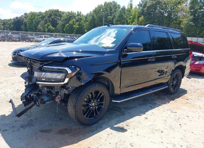 Photo 2 of 2022 Ford Expedition XLT (VIN 1FMJU1HT2NEA13951)