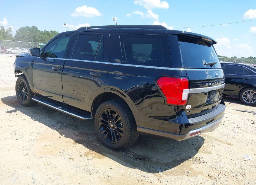 Photo 3 of 2022 Ford Expedition XLT (VIN 1FMJU1HT2NEA13951)