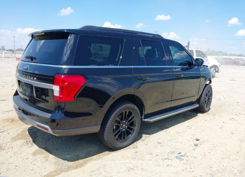 Photo 4 of 2022 Ford Expedition XLT (VIN 1FMJU1HT2NEA13951)