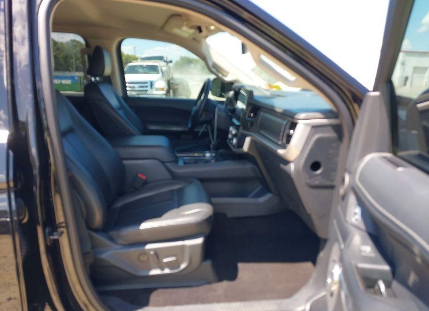 Photo 5 of 2022 Ford Expedition XLT (VIN 1FMJU1HT2NEA13951)