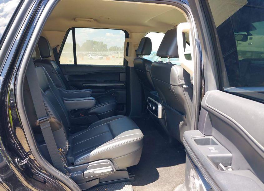 Photo 8 of 2022 Ford Expedition XLT (VIN 1FMJU1HT2NEA13951)