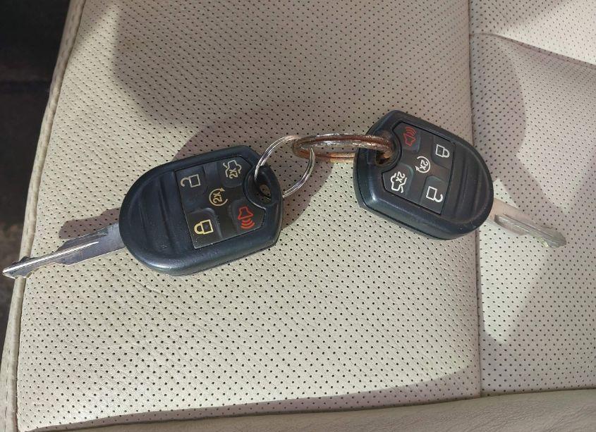 Photo 11 of 2016 Ford Expedition XLT (VIN 1FMJU1HT3GEF14348)