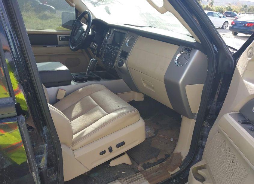 Photo 5 of 2016 Ford Expedition XLT (VIN 1FMJU1HT3GEF14348)