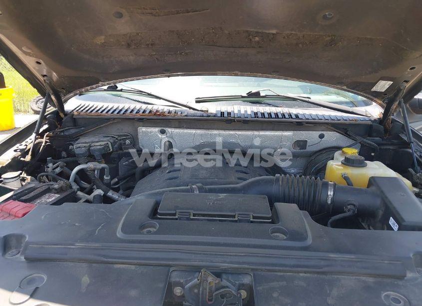 Photo 10 of 2016 Ford Expedition XLT (VIN 1FMJU1HT3GEF38441)