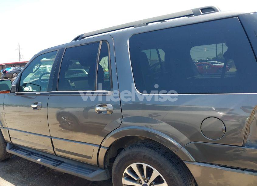Photo 15 of 2016 Ford Expedition XLT (VIN 1FMJU1HT3GEF38441)