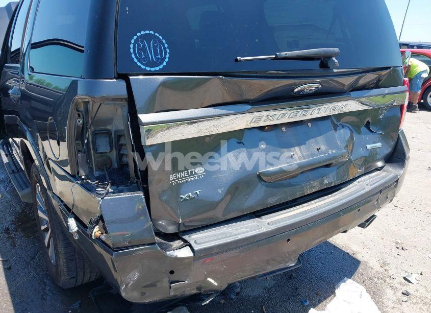 Photo 6 of 2016 Ford Expedition XLT (VIN 1FMJU1HT3GEF38441)