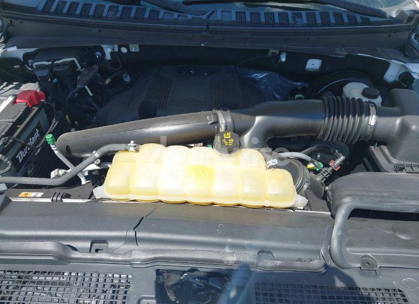 Photo 10 of 2019 Ford Expedition XLT (VIN 1FMJU1HT3KEA10827)