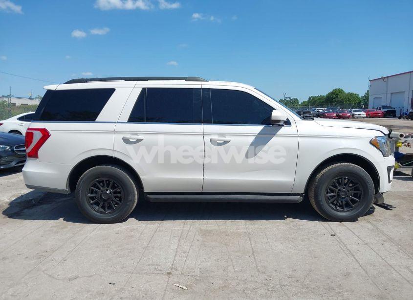 Photo 13 of 2019 Ford Expedition XLT (VIN 1FMJU1HT3KEA10827)