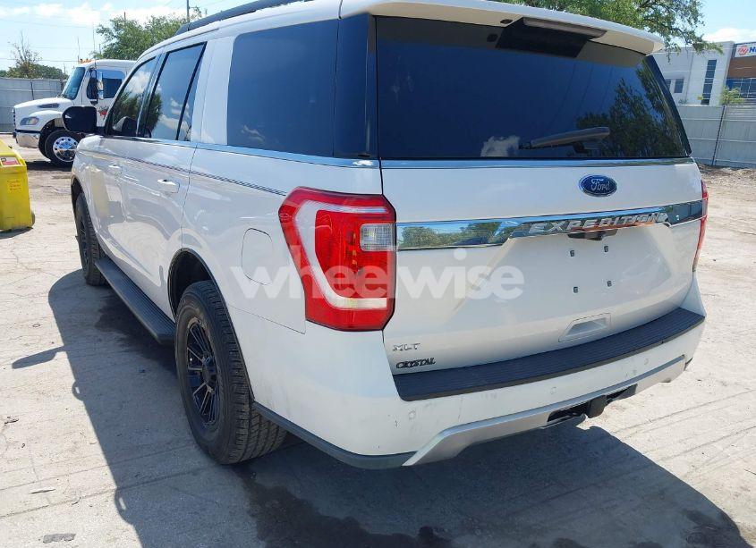 Photo 3 of 2019 Ford Expedition XLT (VIN 1FMJU1HT3KEA10827)