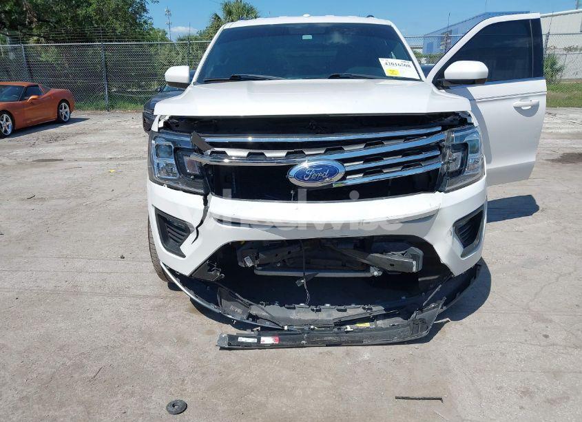 Photo 6 of 2019 Ford Expedition XLT (VIN 1FMJU1HT3KEA10827)