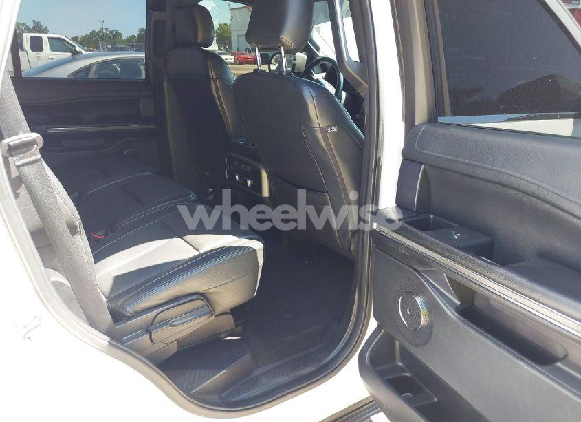 Photo 8 of 2019 Ford Expedition XLT (VIN 1FMJU1HT3KEA10827)