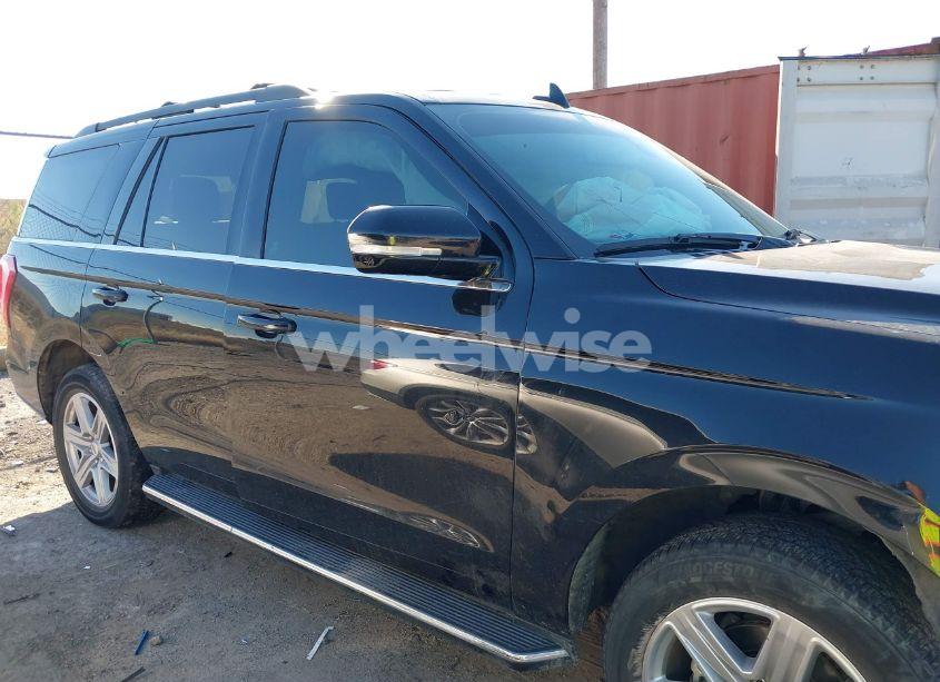 Photo 13 of 2019 Ford Expedition XLT (VIN 1FMJU1HT3KEA73359)