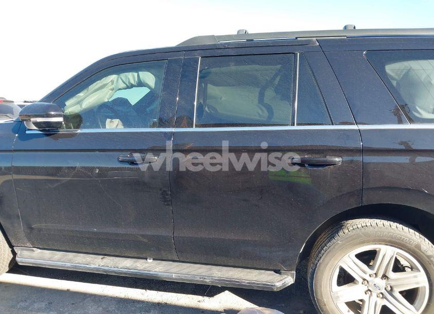 Photo 14 of 2019 Ford Expedition XLT (VIN 1FMJU1HT3KEA73359)