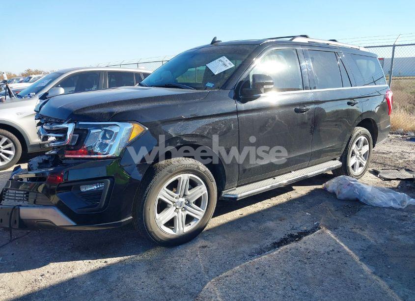 Photo 2 of 2019 Ford Expedition XLT (VIN 1FMJU1HT3KEA73359)