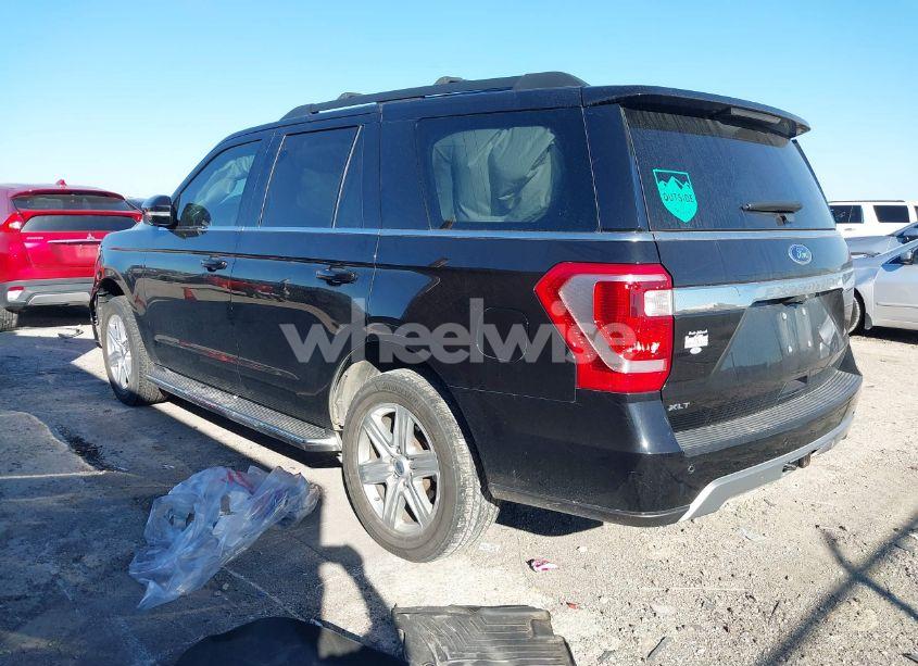 Photo 3 of 2019 Ford Expedition XLT (VIN 1FMJU1HT3KEA73359)