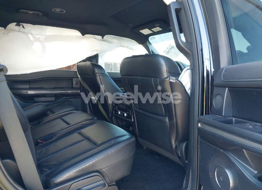 Photo 8 of 2019 Ford Expedition XLT (VIN 1FMJU1HT3KEA73359)