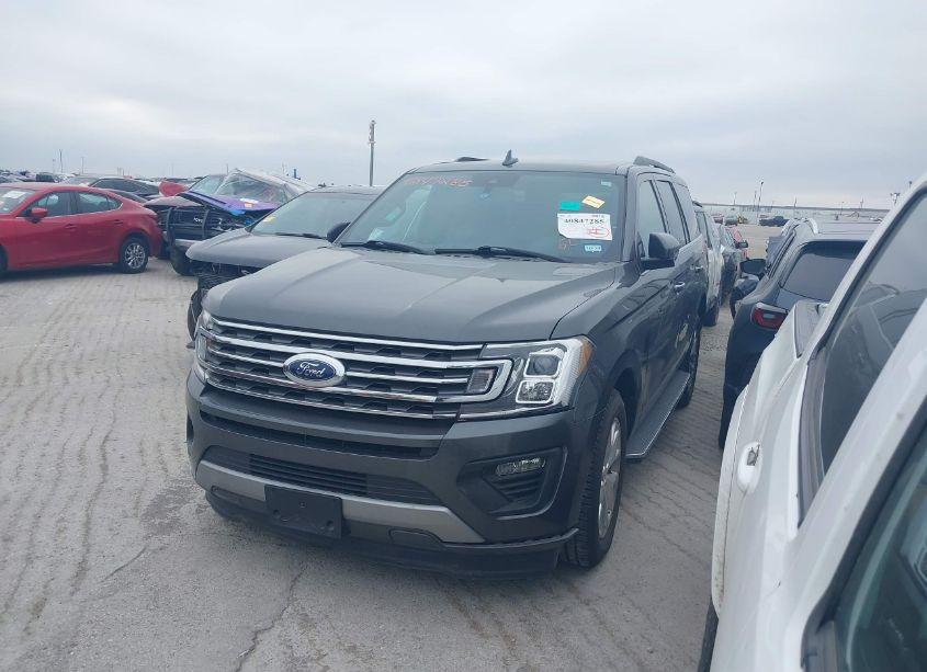 Photo 2 of 2020 Ford Expedition XLT (VIN 1FMJU1HT3LEA52853)
