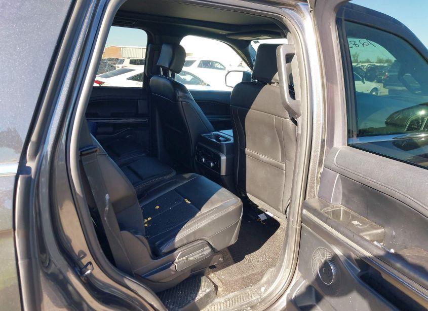 Photo 8 of 2020 Ford Expedition XLT (VIN 1FMJU1HT3LEA52853)