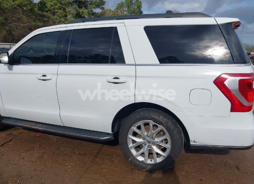 Photo 6 of 2021 Ford Expedition XLT (VIN 1FMJU1HT3MEA33074)