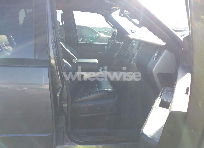 Photo 5 of 2017 Ford Expedition XLT (VIN 1FMJU1HT4HEA47278)