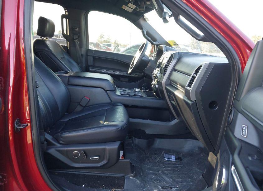 Photo 5 of 2019 Ford Expedition XLT (VIN 1FMJU1HT4KEA23439)