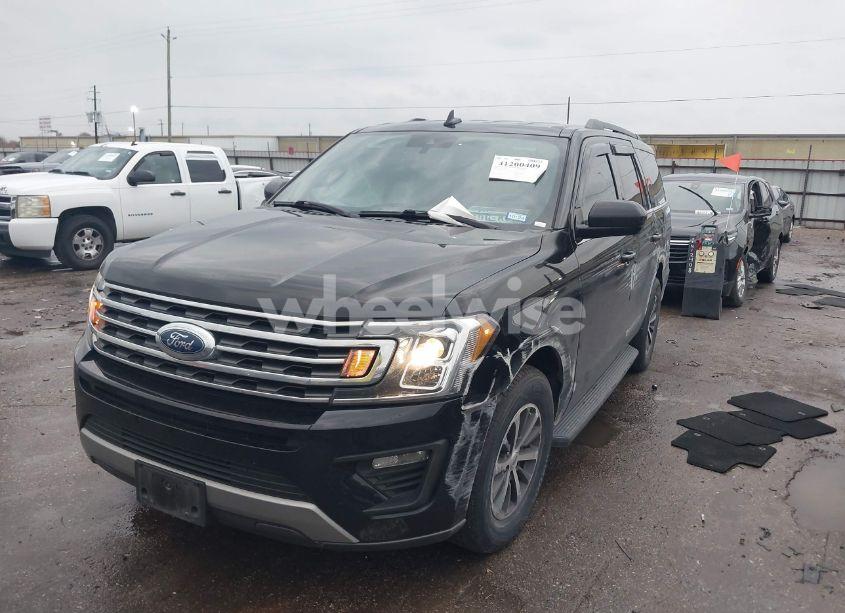 Photo 2 of 2020 Ford Expedition XLT (VIN 1FMJU1HT4LEA66163)