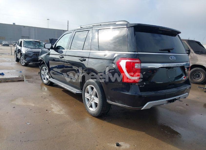 Photo 3 of 2021 Ford Expedition XLT (VIN 1FMJU1HT4MEA76760)