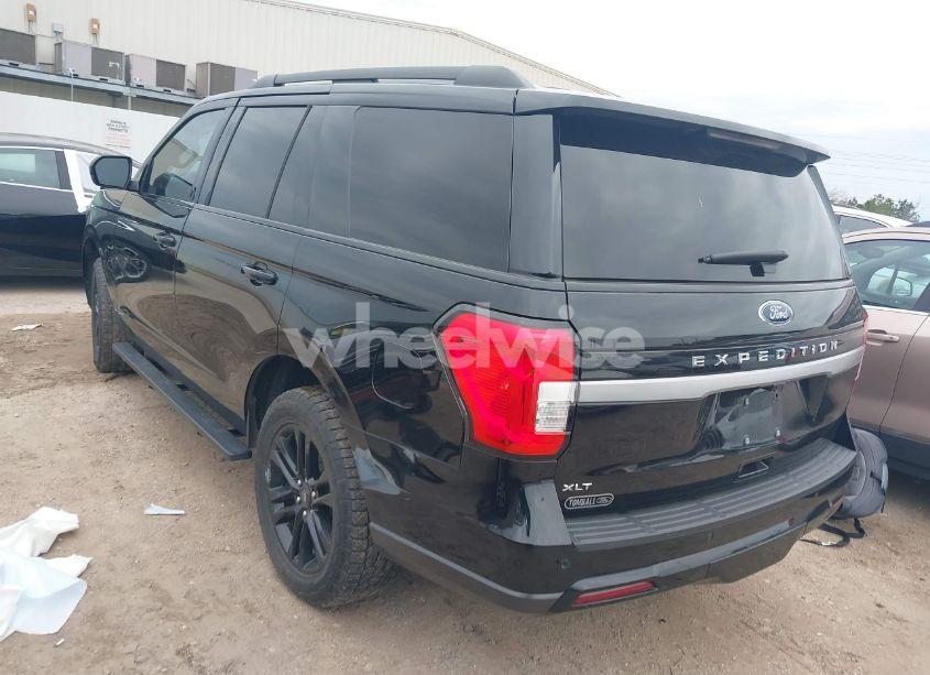 Photo 3 of 2022 Ford Expedition XLT (VIN 1FMJU1HT4NEA56445)