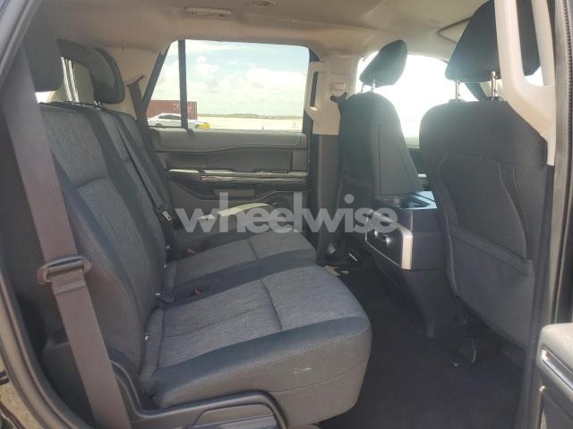 Photo 2 of 2022 FORD EXPEDITION XLT N/A (VIN 1FMJU1HT4NEA65534)