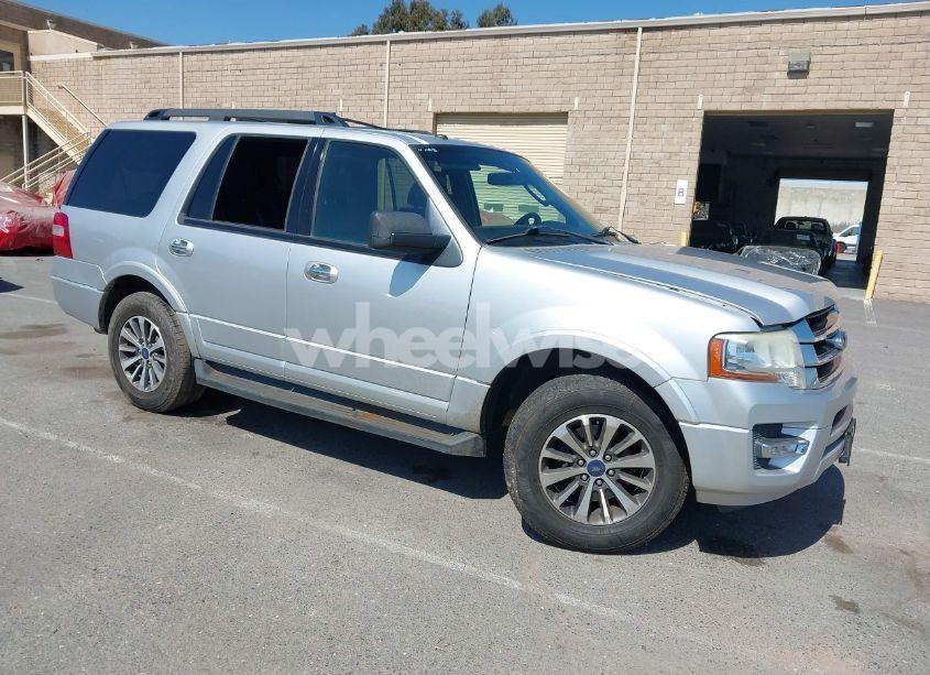 2016 Ford Expedition XLT (VIN 1FMJU1HT5GEF32043) main photo