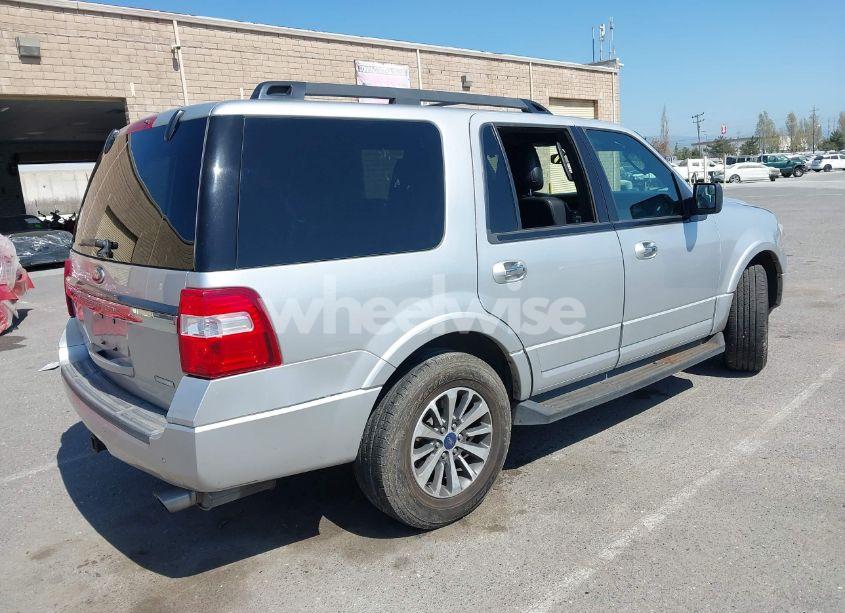 Photo 4 of 2016 Ford Expedition XLT (VIN 1FMJU1HT5GEF32043)